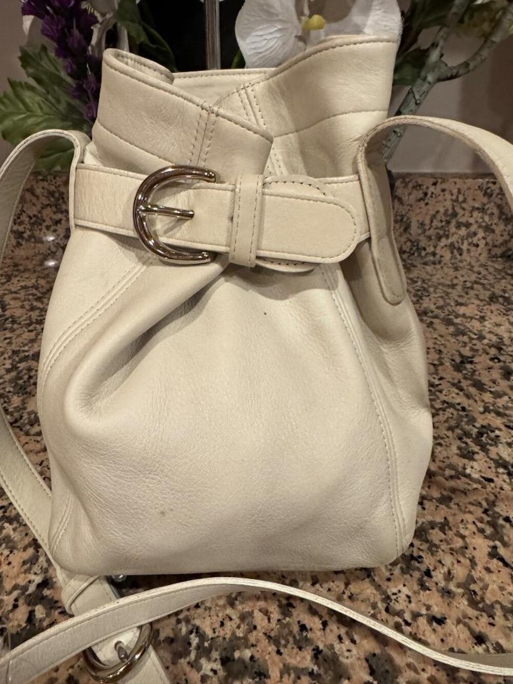 Vintage COACH 4156 Belted Soho ivory Leather Cross-body Bag (150